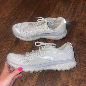 Brooks Ghost 12 running shoes- gray size 9